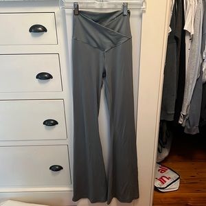 High waisted Crossover Aerie Flare Leggings